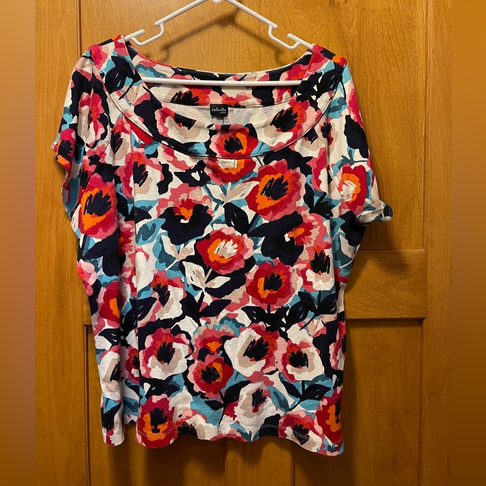 Fun floral Rafaella knit top 1X